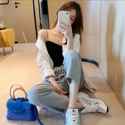 阳台上的坏女孩